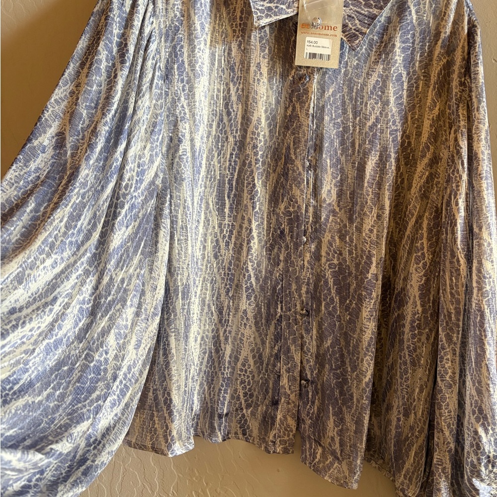 eesome Bubble Sleeve Button-Down Top - image 2
